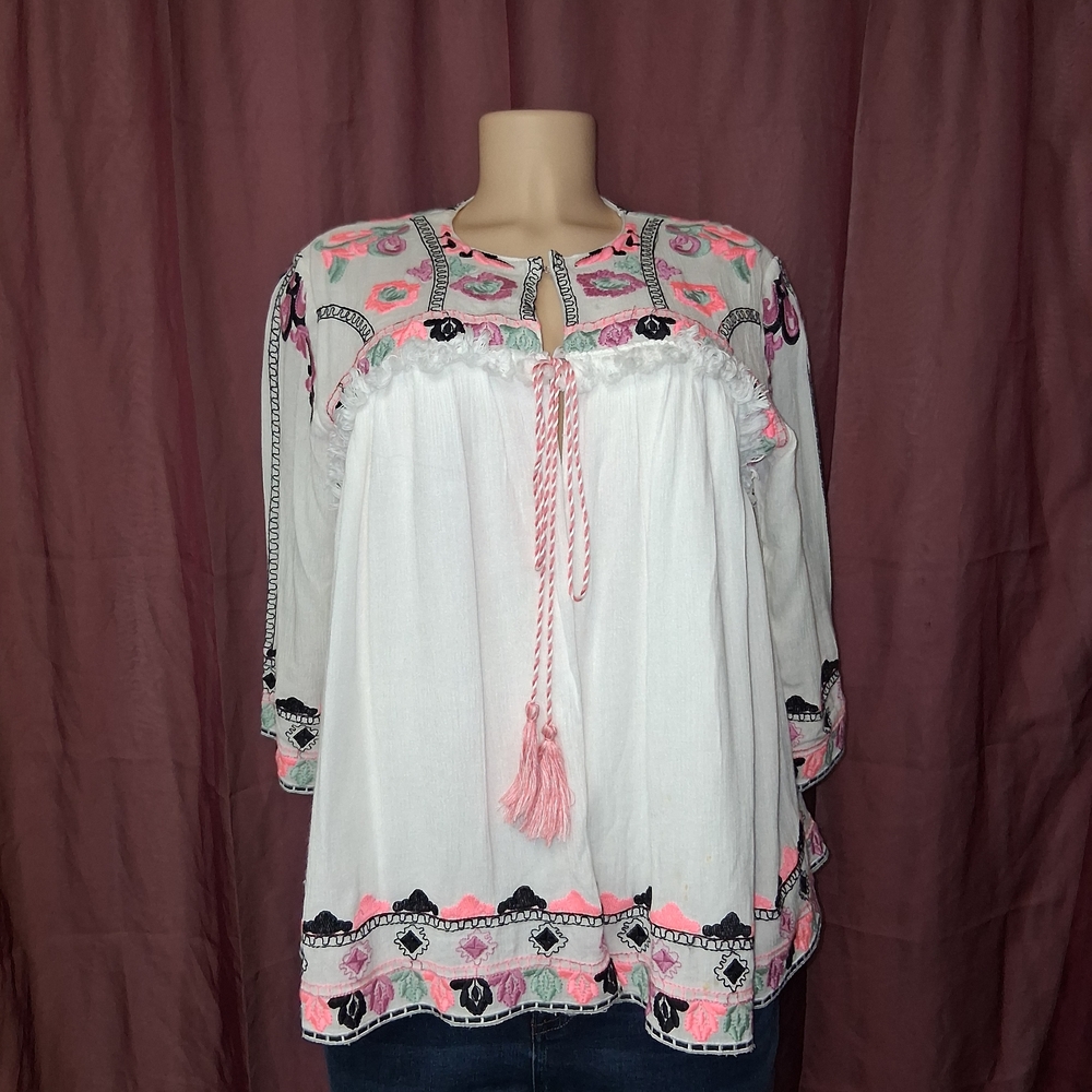 NYLON APPAREL women Size M Chic Embroidered Women's Blouse with Pink Accents